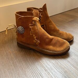 Suede Fringe Moccasin Ankle Boots Concho Tan Women’s 5 Boho festival